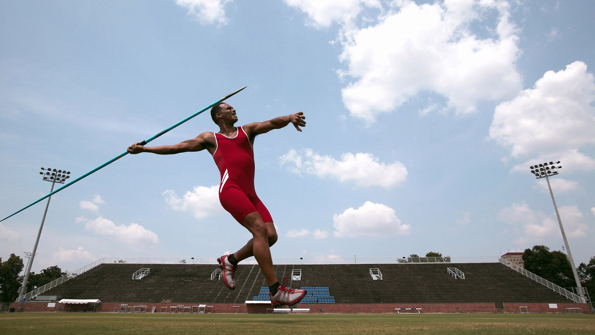该项目冲刺阶段划水节奏明显加快，冲刺项目建设